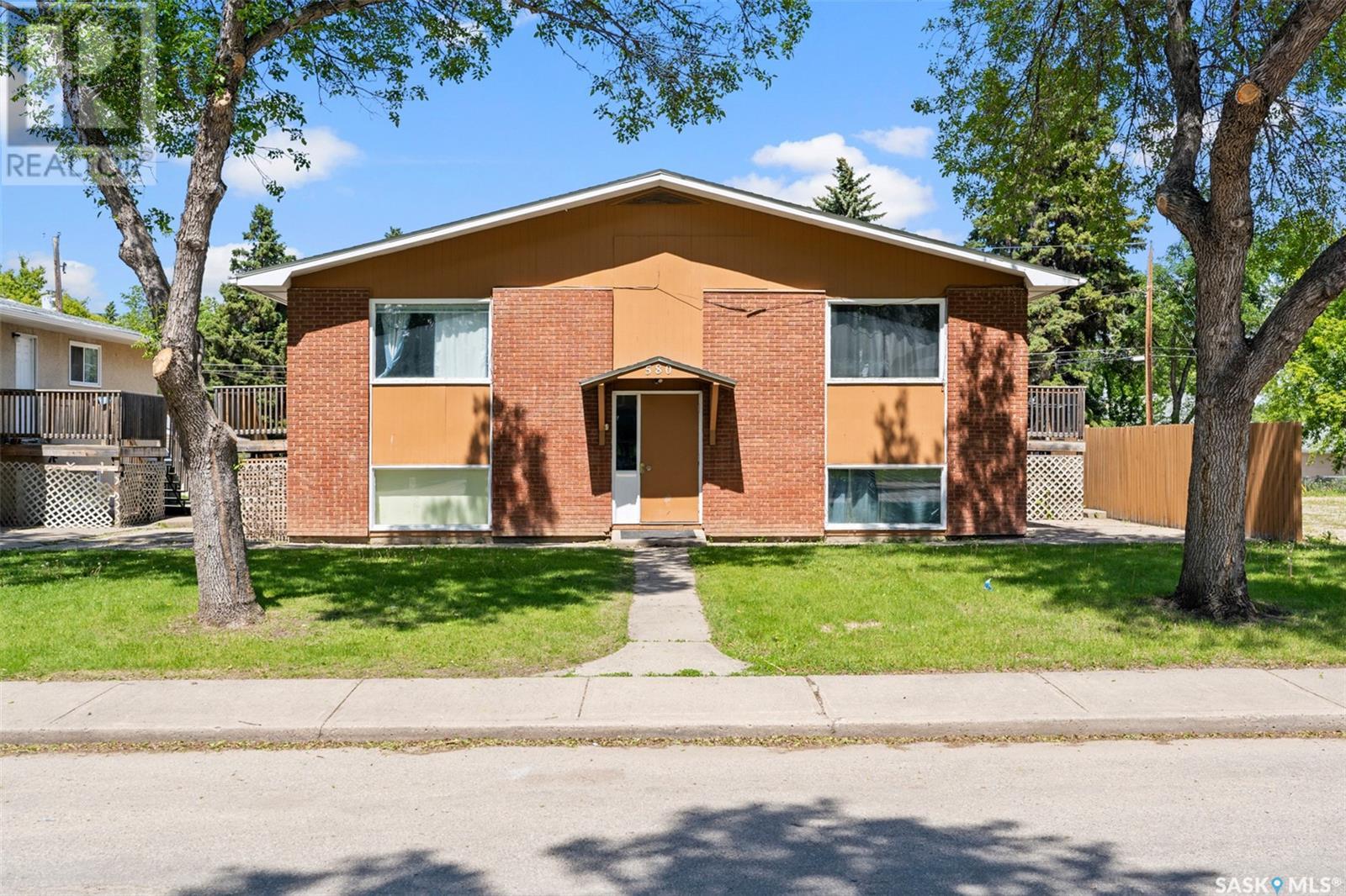 Property at 580 26th STREET E image 2