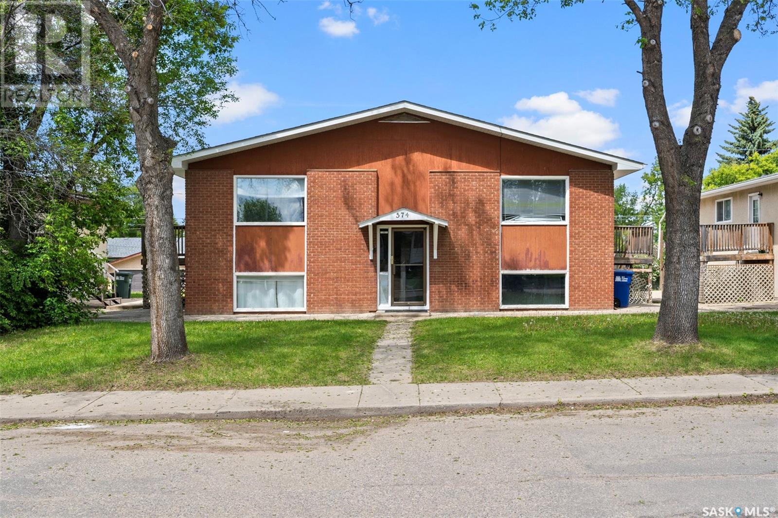 Property at 574 26th STREET E image 1