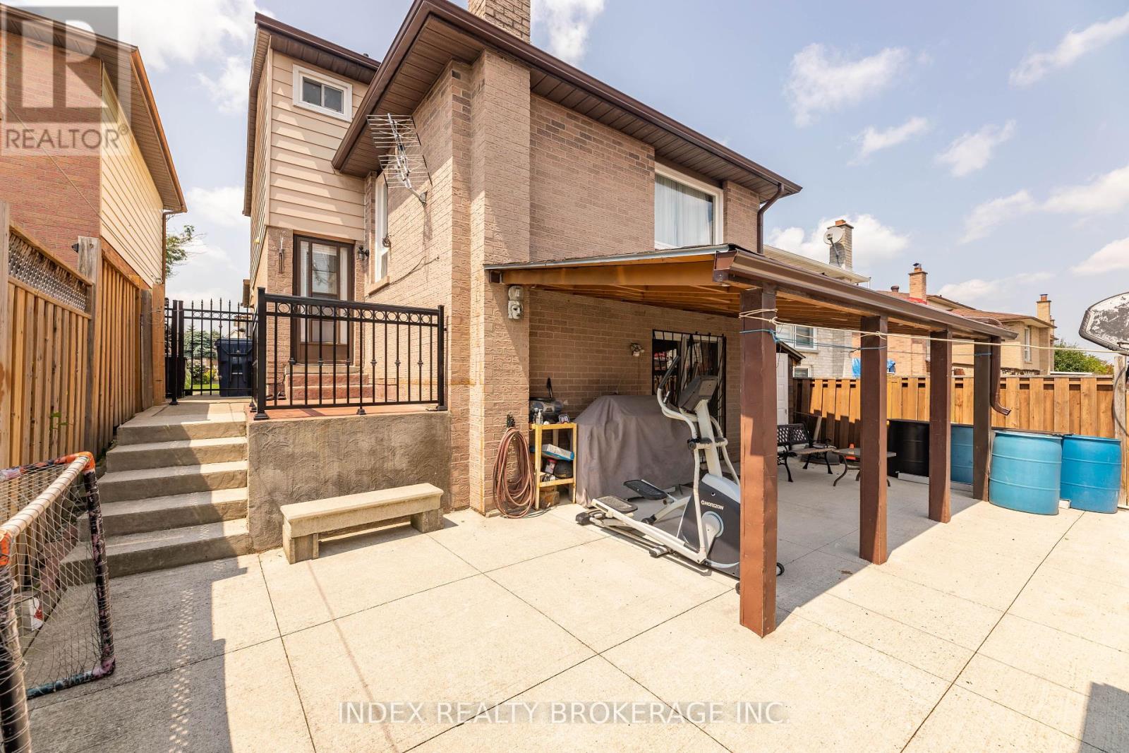 15 Franca Crescent, Toronto (Mount Olive-Silverstone-Jamestown), Ontario  M9V 4S1 - Photo 34 - W9293475