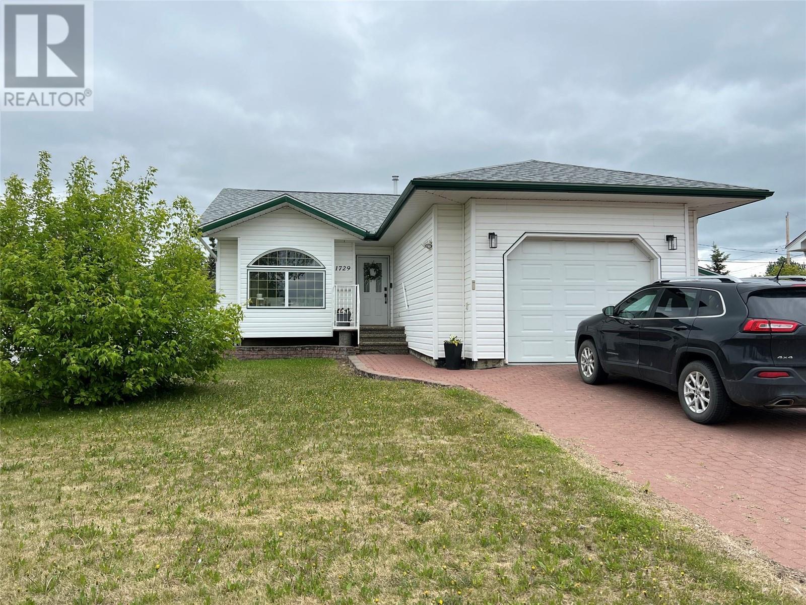 1729 109 Avenue Dawson Creek