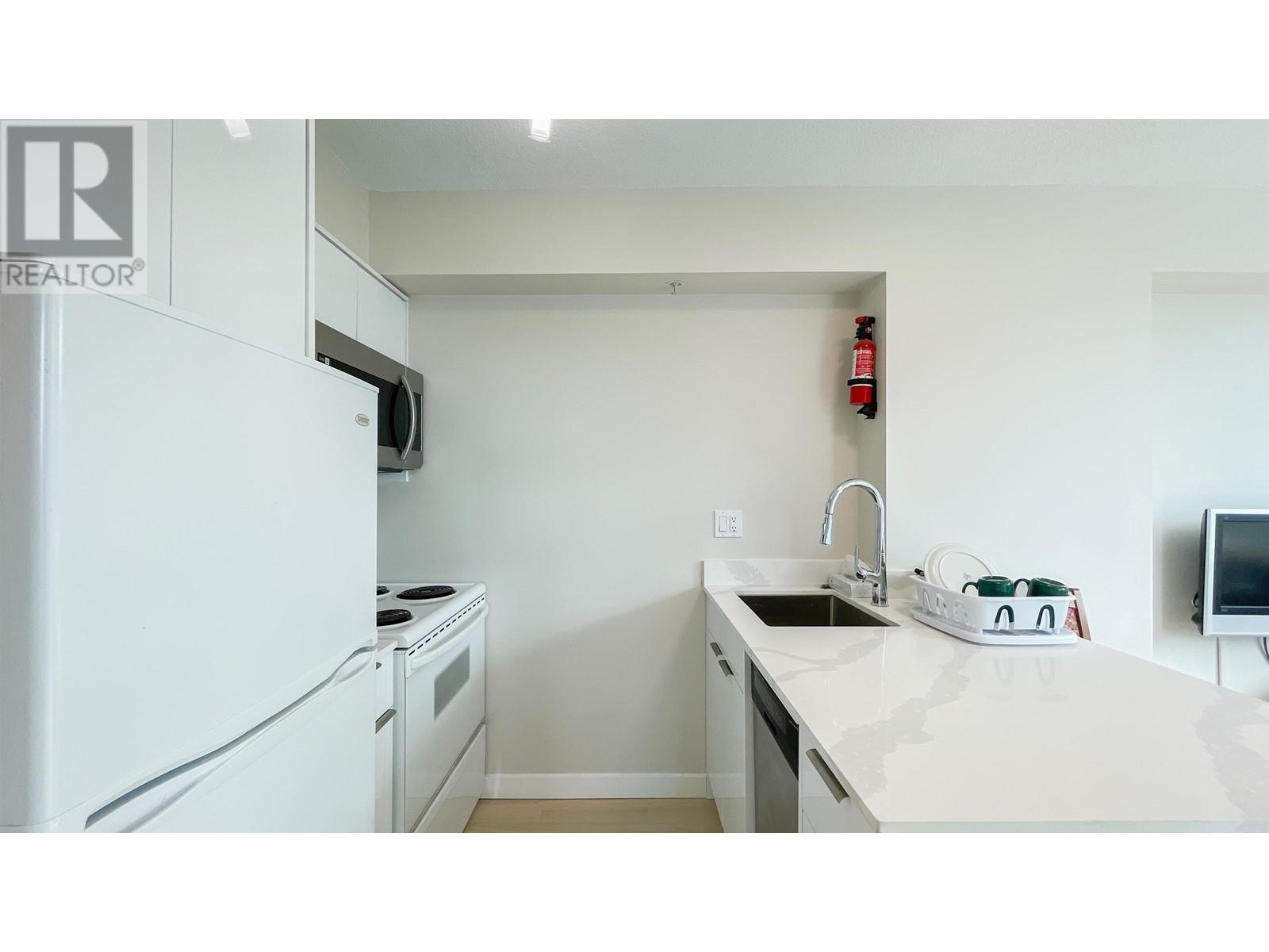 Listing Picture 7 of 20 : 1109 1889 ALBERNI STREET, Vancouver / 溫哥華 - 魯藝地產 Yvonne Lu Group - MLS Medallion Club Member