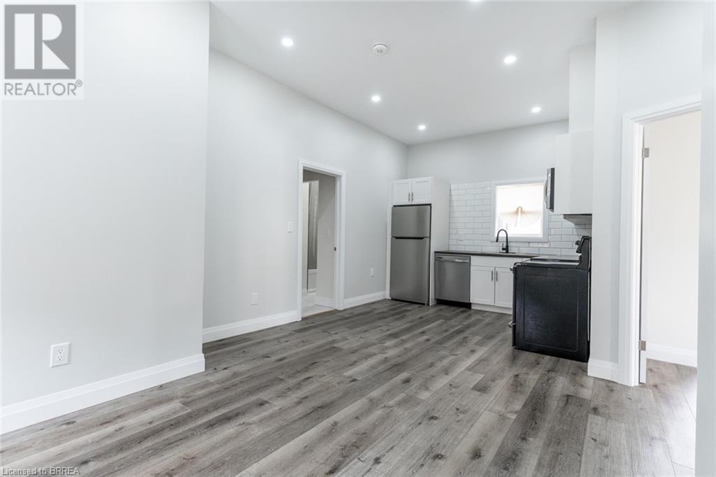 11 Washington Street, Brantford, Ontario  N3R 3W9 - Photo 10 - 40643204