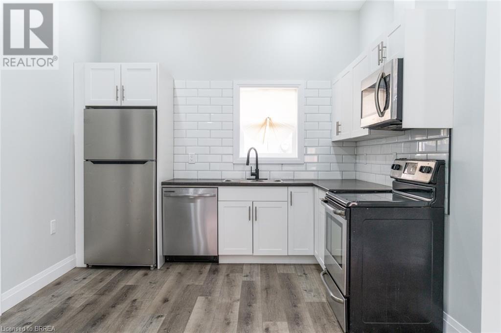 11 Washington Street, Brantford, Ontario  N3R 3W9 - Photo 11 - 40643204