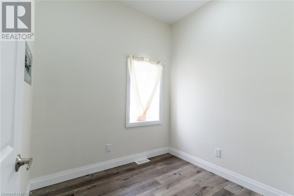 11 Washington Street, Brantford, Ontario  N3R 3W9 - Photo 13 - 40643204