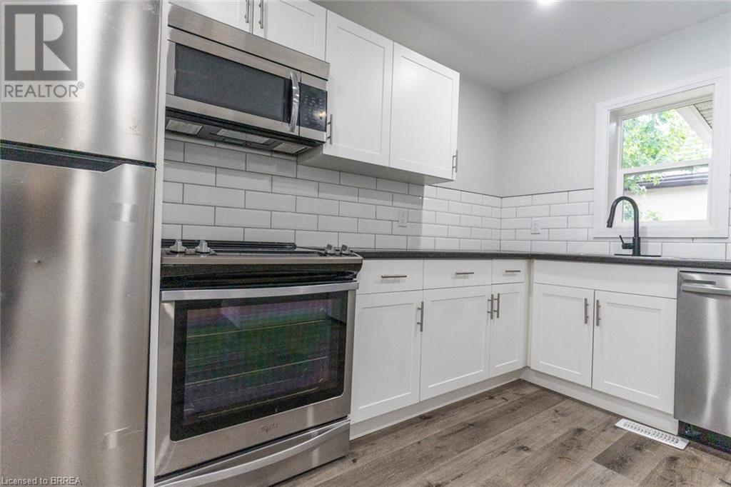 11 Washington Street, Brantford, Ontario  N3R 3W9 - Photo 26 - 40643204