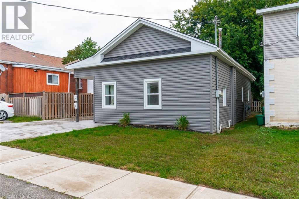 11 Washington Street, Brantford, Ontario  N3R 3W9 - Photo 4 - 40643204