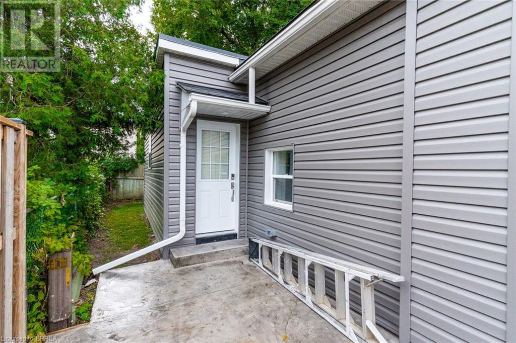 11 Washington Street, Brantford, Ontario  N3R 3W9 - Photo 6 - 40643204