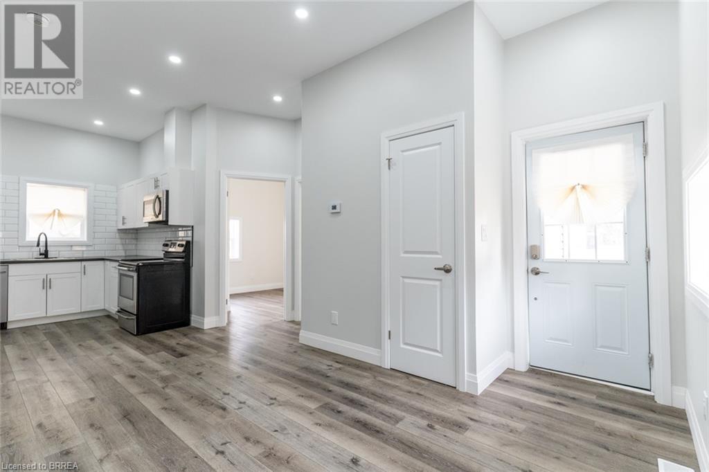 11 Washington Street, Brantford, Ontario  N3R 3W9 - Photo 9 - 40643204