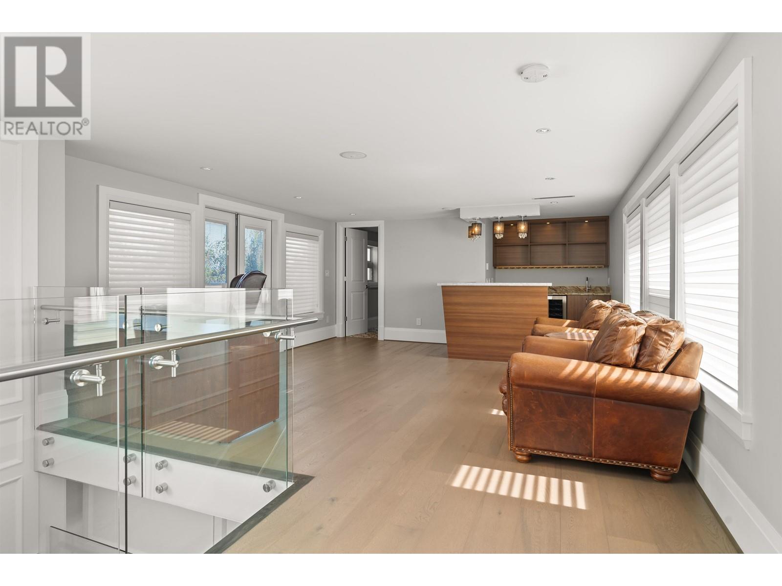 Listing Picture 26 of 40 : 3071 STEVESTON HIGHWAY, Richmond / 烈治文 - 魯藝地產 Yvonne Lu Group - MLS Medallion Club Member