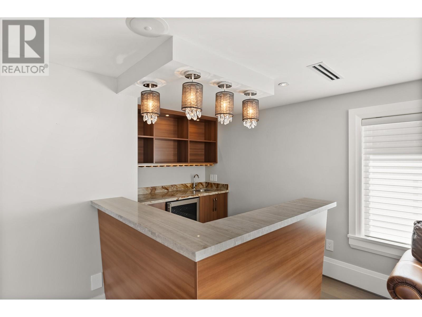 Listing Picture 27 of 40 : 3071 STEVESTON HIGHWAY, Richmond / 烈治文 - 魯藝地產 Yvonne Lu Group - MLS Medallion Club Member