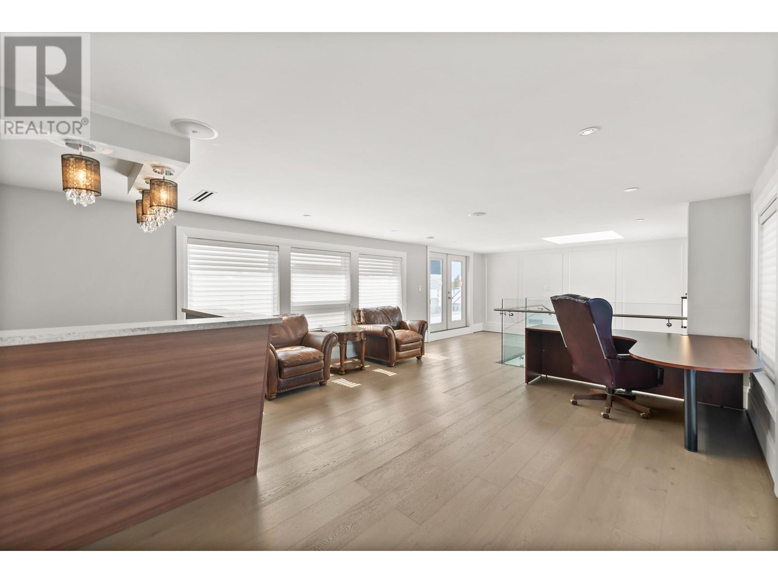 Listing Picture 29 of 40 : 3071 STEVESTON HIGHWAY, Richmond / 烈治文 - 魯藝地產 Yvonne Lu Group - MLS Medallion Club Member