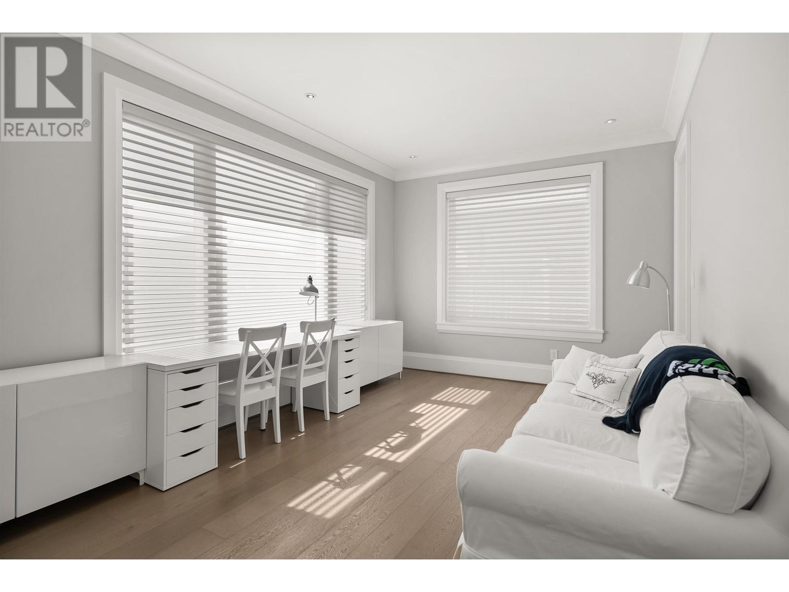 Listing Picture 31 of 40 : 3071 STEVESTON HIGHWAY, Richmond / 烈治文 - 魯藝地產 Yvonne Lu Group - MLS Medallion Club Member