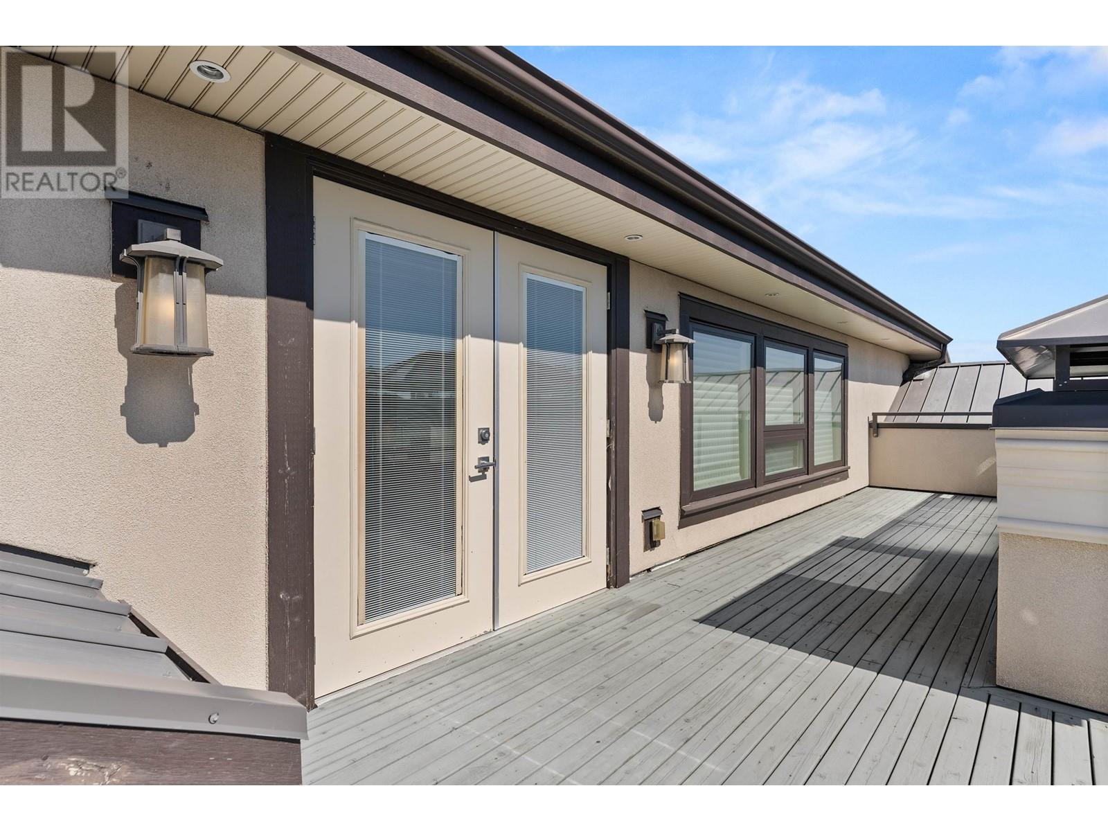 Listing Picture 34 of 40 : 3071 STEVESTON HIGHWAY, Richmond / 烈治文 - 魯藝地產 Yvonne Lu Group - MLS Medallion Club Member