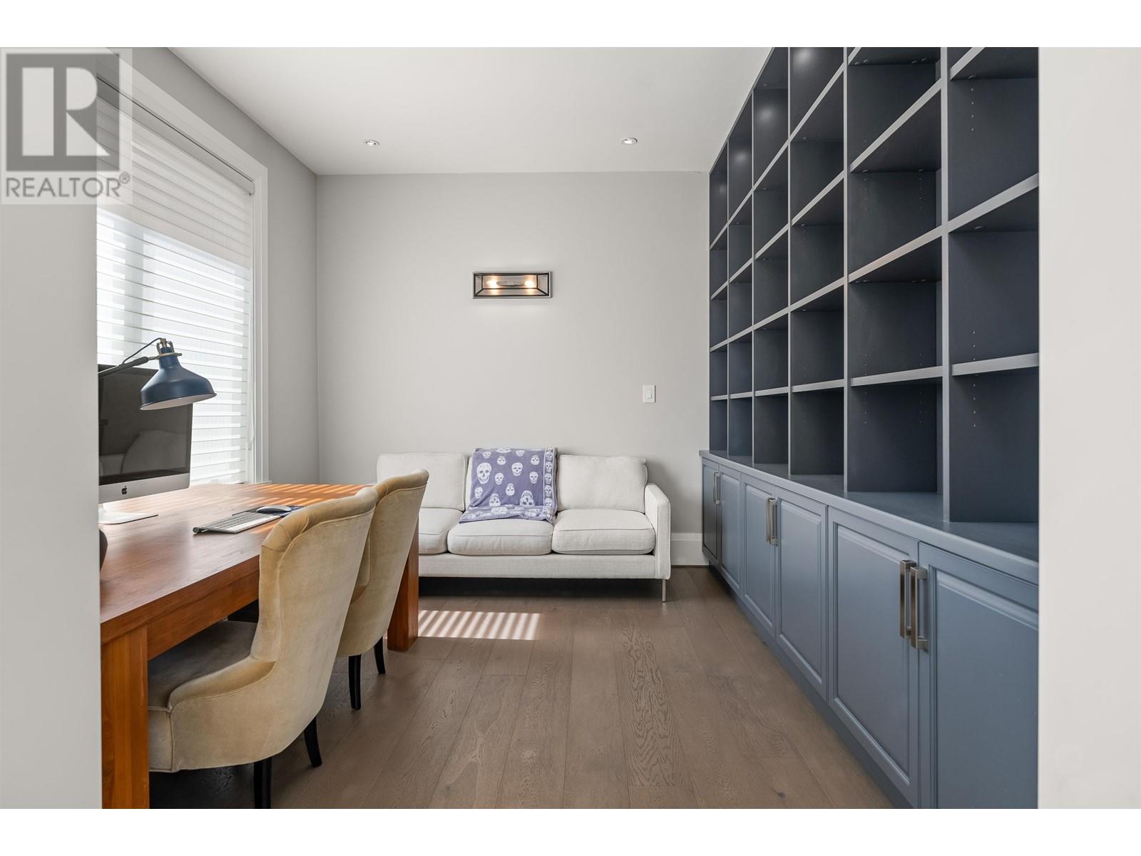 Listing Picture 35 of 40 : 3071 STEVESTON HIGHWAY, Richmond / 烈治文 - 魯藝地產 Yvonne Lu Group - MLS Medallion Club Member