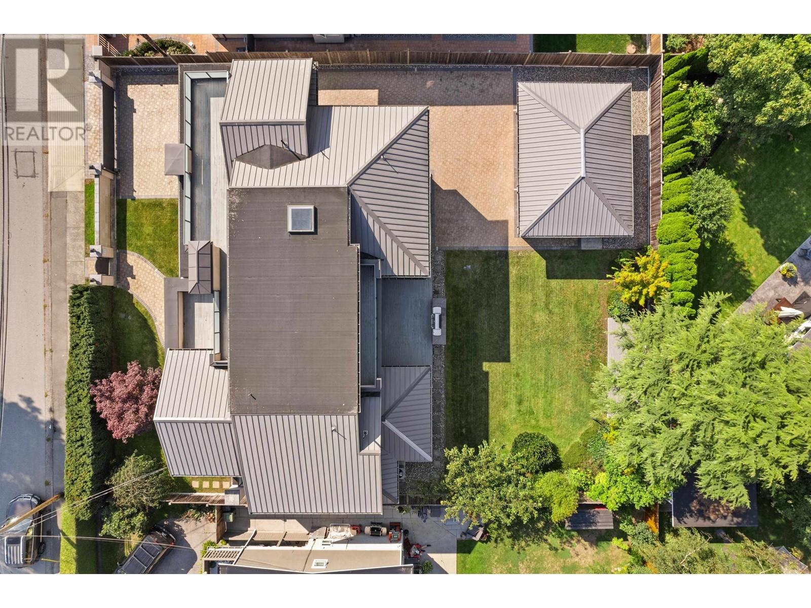 Listing Picture 36 of 40 : 3071 STEVESTON HIGHWAY, Richmond / 烈治文 - 魯藝地產 Yvonne Lu Group - MLS Medallion Club Member