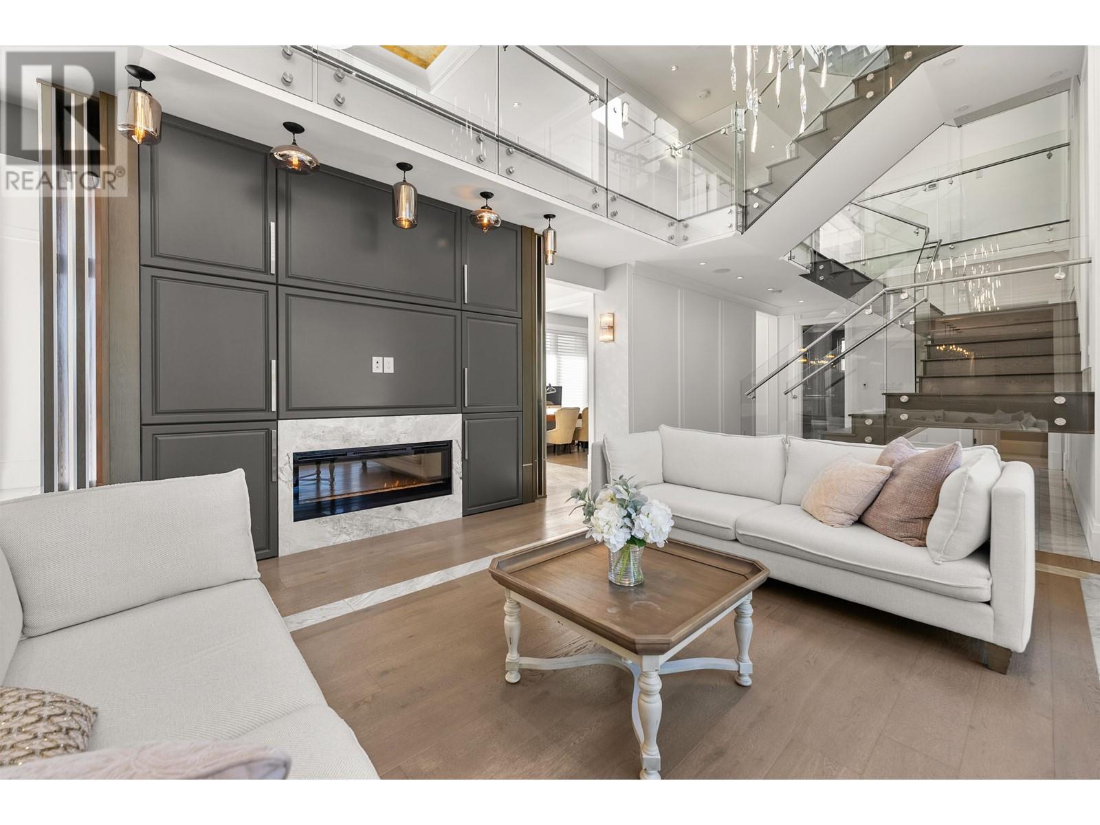 Listing Picture 7 of 40 : 3071 STEVESTON HIGHWAY, Richmond / 烈治文 - 魯藝地產 Yvonne Lu Group - MLS Medallion Club Member