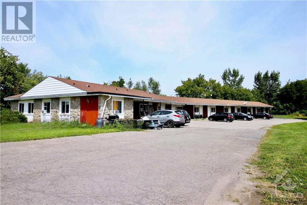 6637 Bank StreetOttawa, Ontario  K0A 2P0 - Photo 3 - X9518366