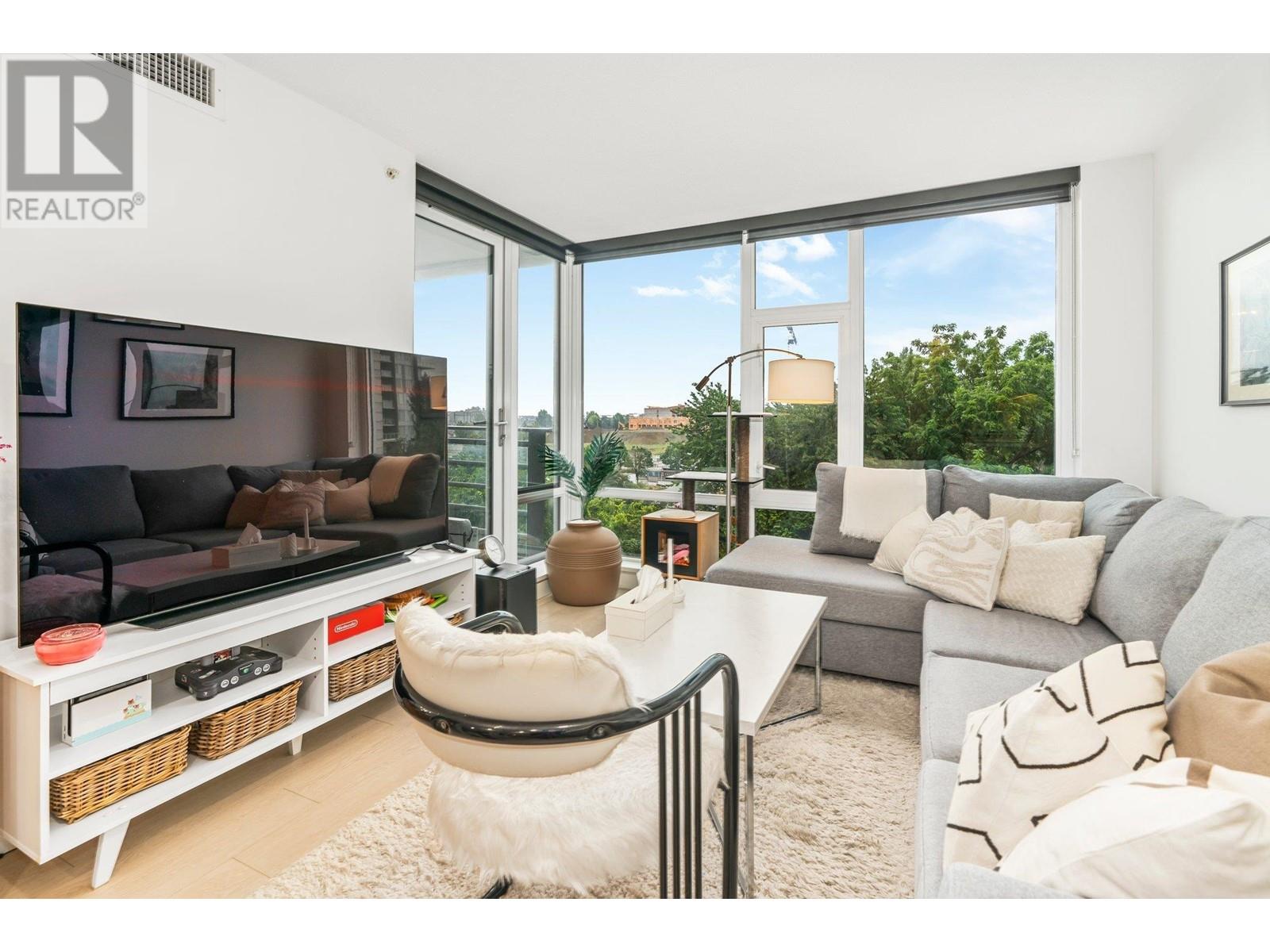 Listing Picture 6 of 16 : 716 8800 HAZELBRIDGE WAY, Richmond / 烈治文 - 魯藝地產 Yvonne Lu Group - MLS Medallion Club Member