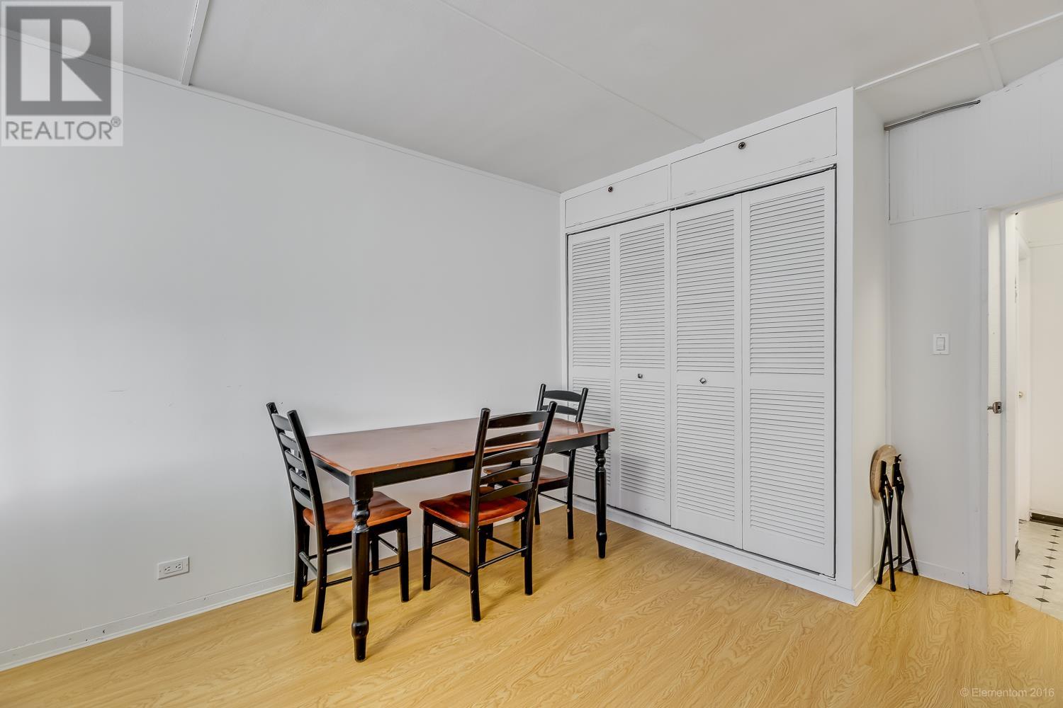 Listing Picture 13 of 22 : 5405 COLLEGE STREET, Vancouver / 溫哥華 - 魯藝地產 Yvonne Lu Group - MLS Medallion Club Member