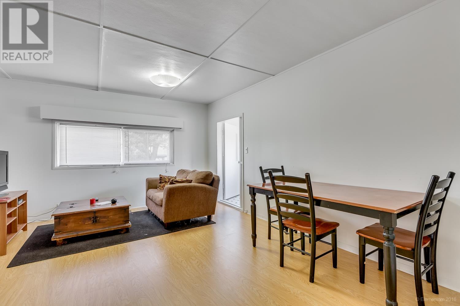 Listing Picture 14 of 22 : 5405 COLLEGE STREET, Vancouver / 溫哥華 - 魯藝地產 Yvonne Lu Group - MLS Medallion Club Member