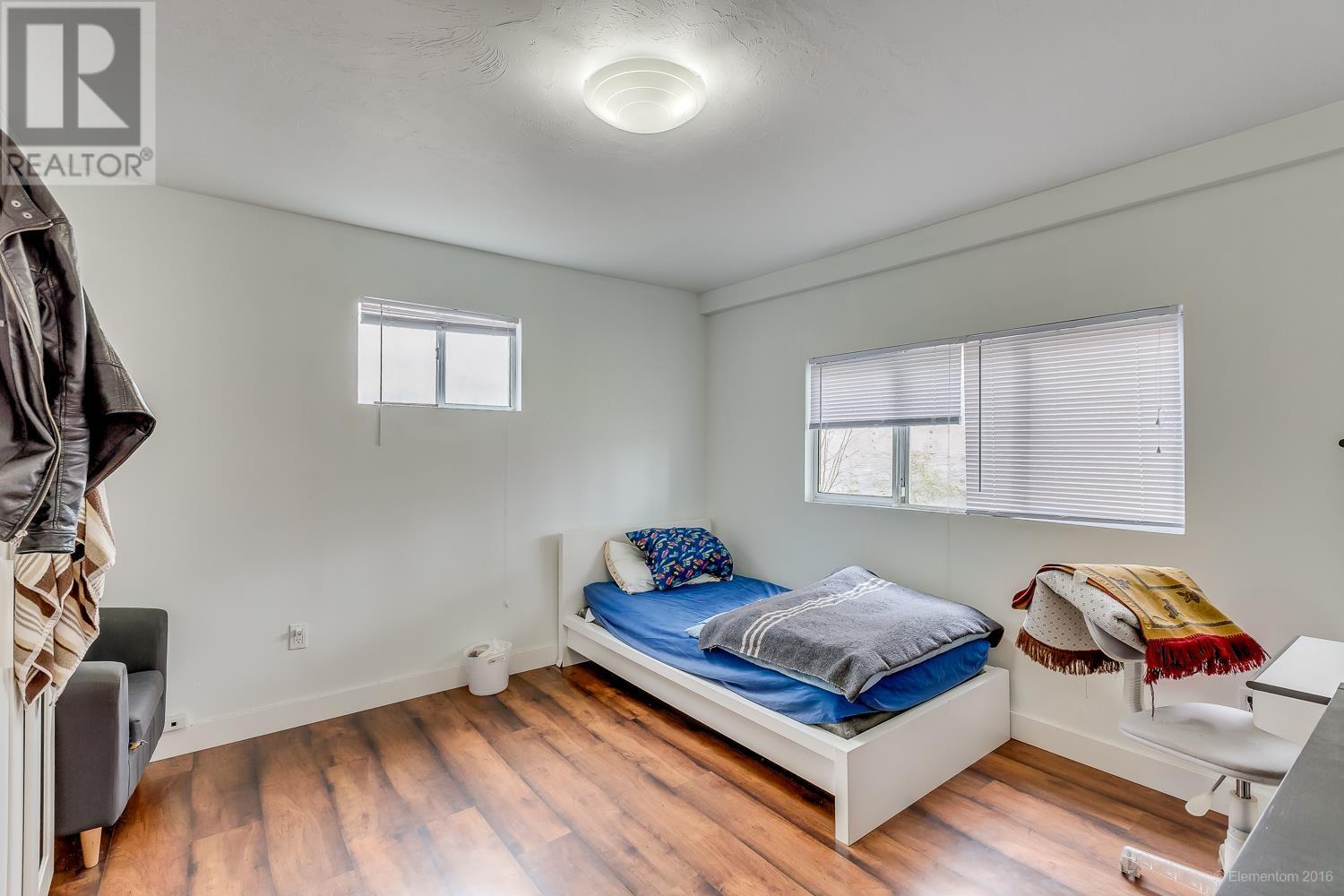 Listing Picture 4 of 22 : 5405 COLLEGE STREET, Vancouver / 溫哥華 - 魯藝地產 Yvonne Lu Group - MLS Medallion Club Member