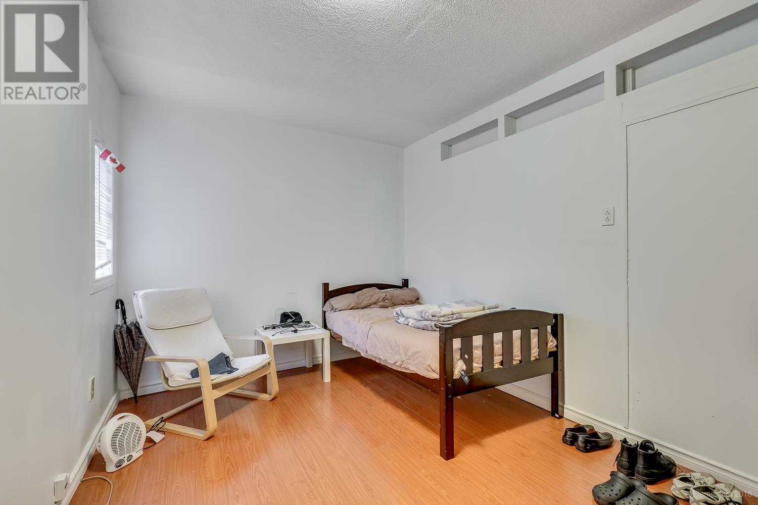 Listing Picture 5 of 22 : 5405 COLLEGE STREET, Vancouver / 溫哥華 - 魯藝地產 Yvonne Lu Group - MLS Medallion Club Member