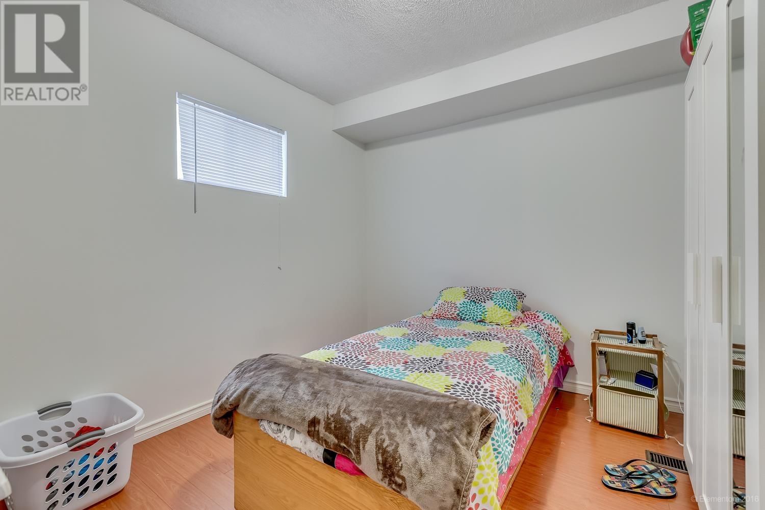 Listing Picture 6 of 22 : 5405 COLLEGE STREET, Vancouver / 溫哥華 - 魯藝地產 Yvonne Lu Group - MLS Medallion Club Member