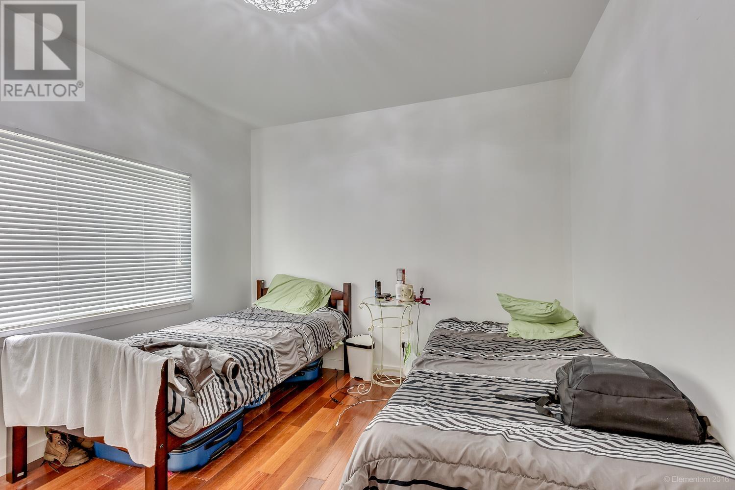 Listing Picture 7 of 22 : 5405 COLLEGE STREET, Vancouver / 溫哥華 - 魯藝地產 Yvonne Lu Group - MLS Medallion Club Member