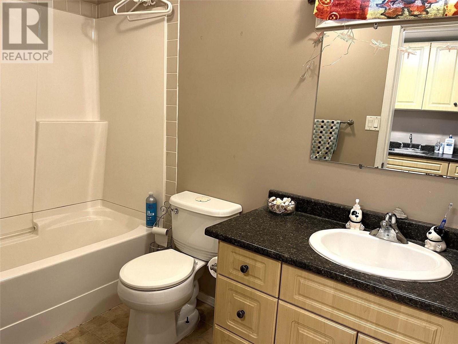 Property at 3704 40 Avenue image 2