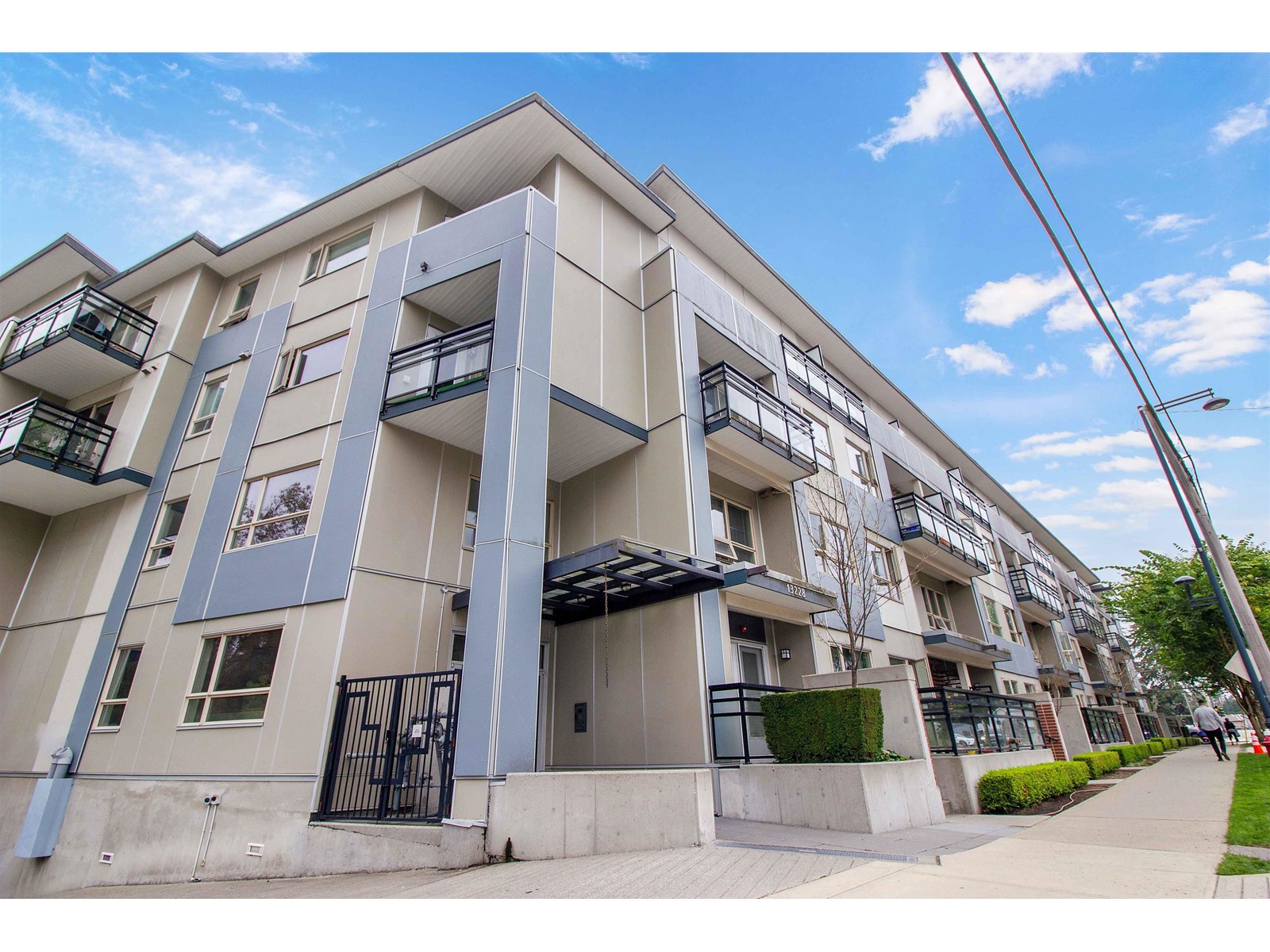 214 13228 Old Yale Road, Surrey, British Columbia  V3T 0K3 - Photo 1 - R2922751