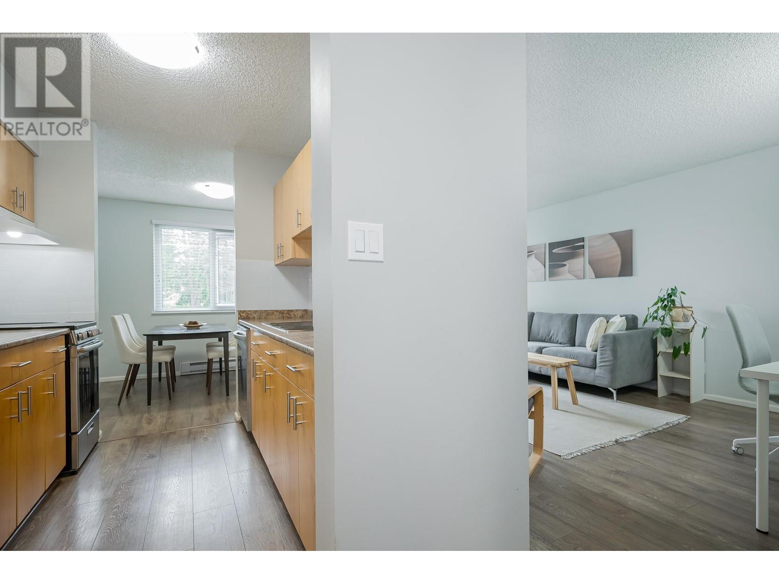 303 9541 Erickson Drive, Burnaby, British Columbia  V3J 7N8 - Photo 10 - R2923669