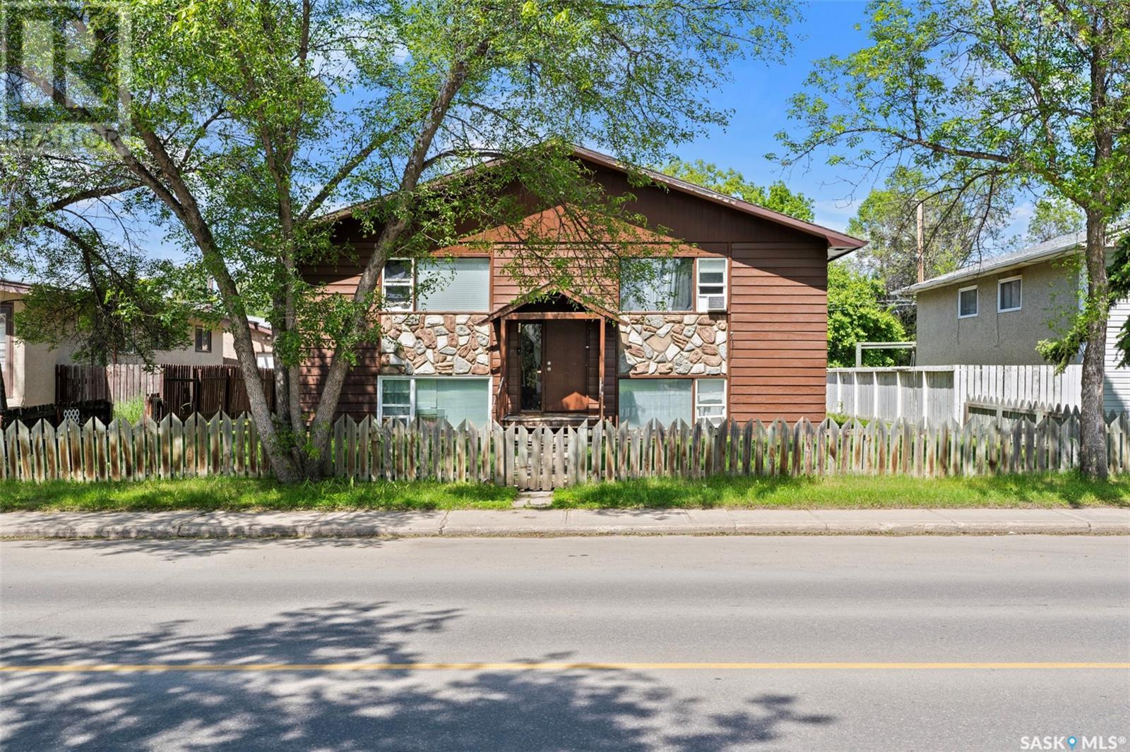 Property at 452 28th STREET E image 1