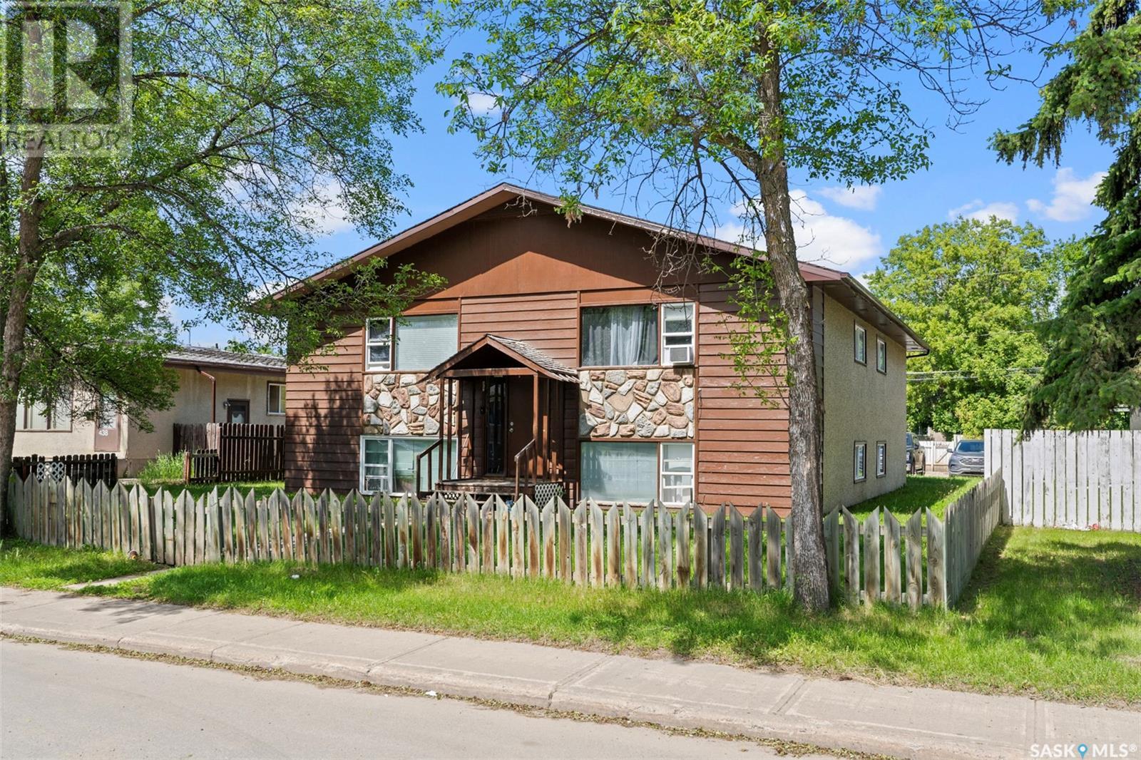Property at 452 28th STREET E image 2