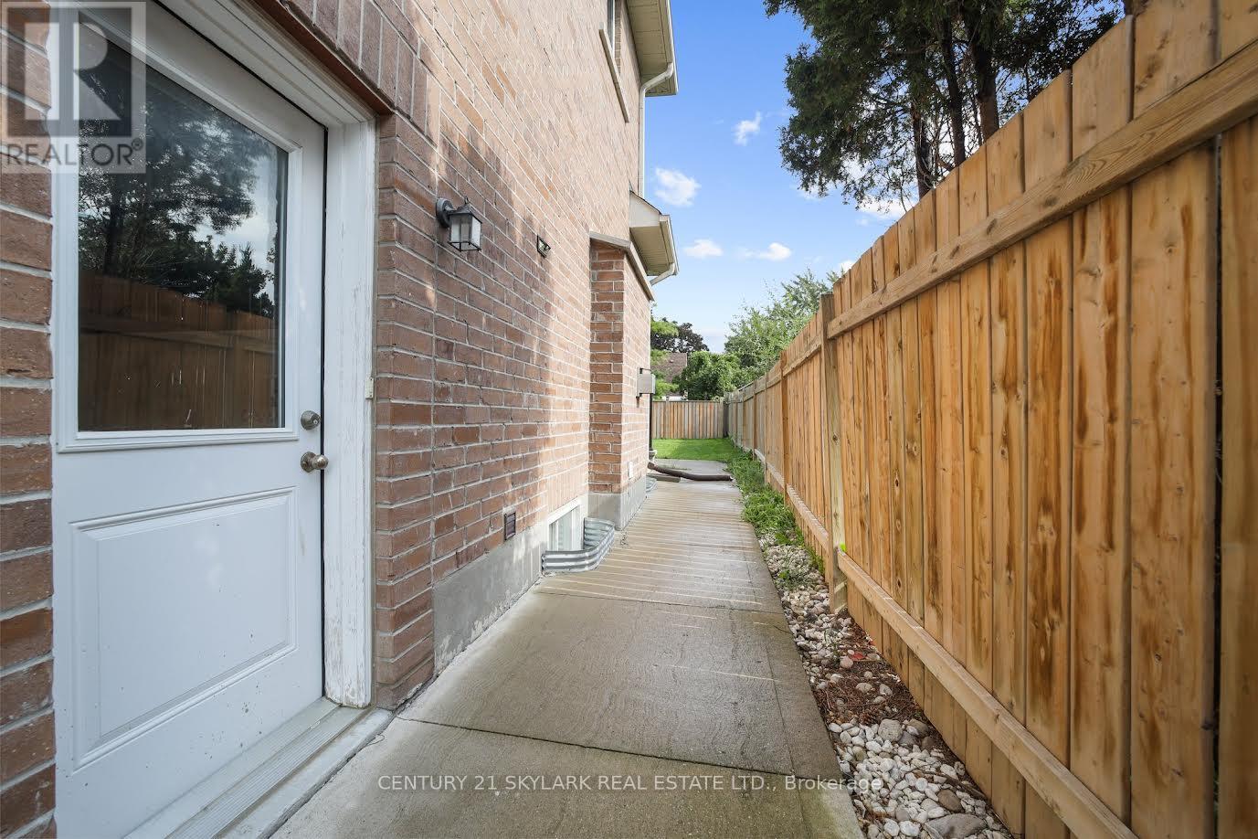 3270 Etude Drive, Mississauga, Ontario  L4T 1T3 - Photo 39 - W9311417