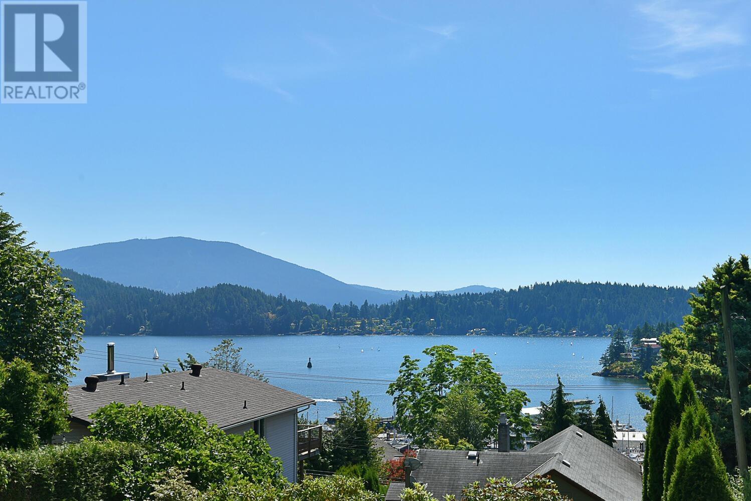 507 S FLETCHER ROAD, Gibsons, British Columbia