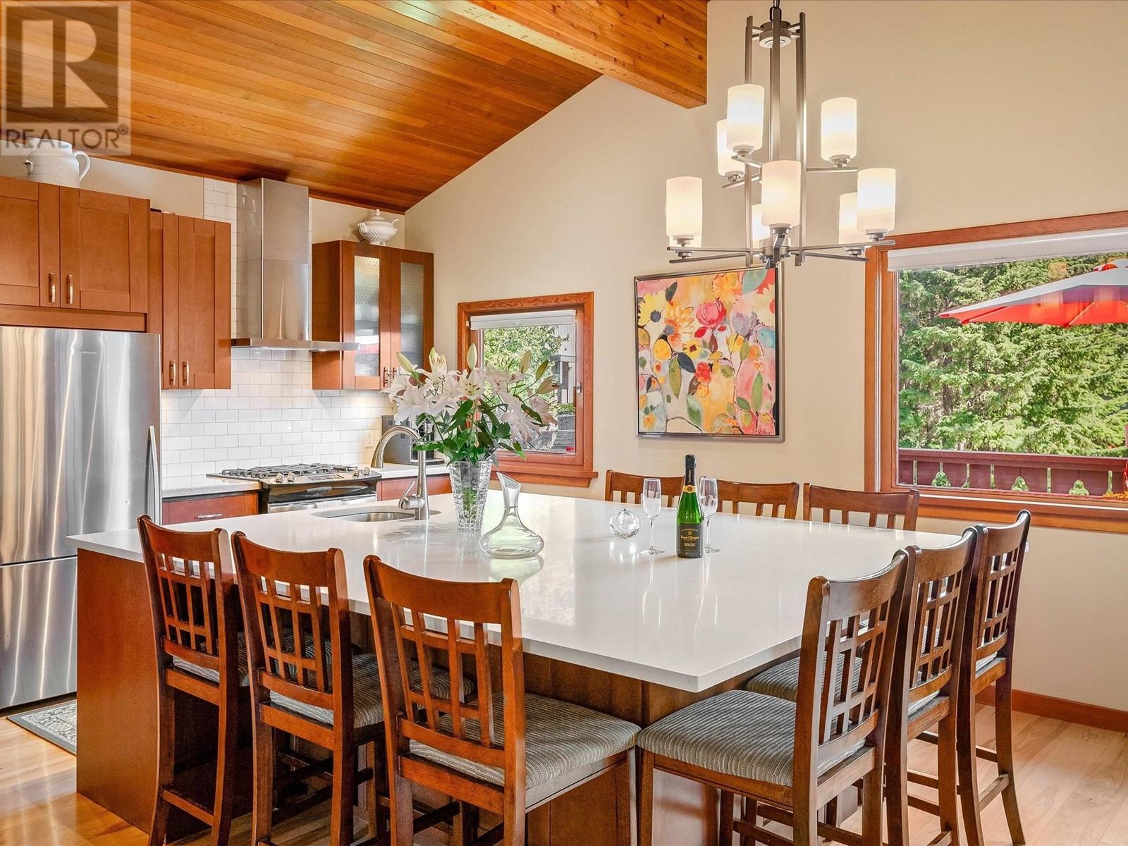 6218 Eagle Drive, Whistler, British Columbia  V8E 0C6 - Photo 10 - R2923931