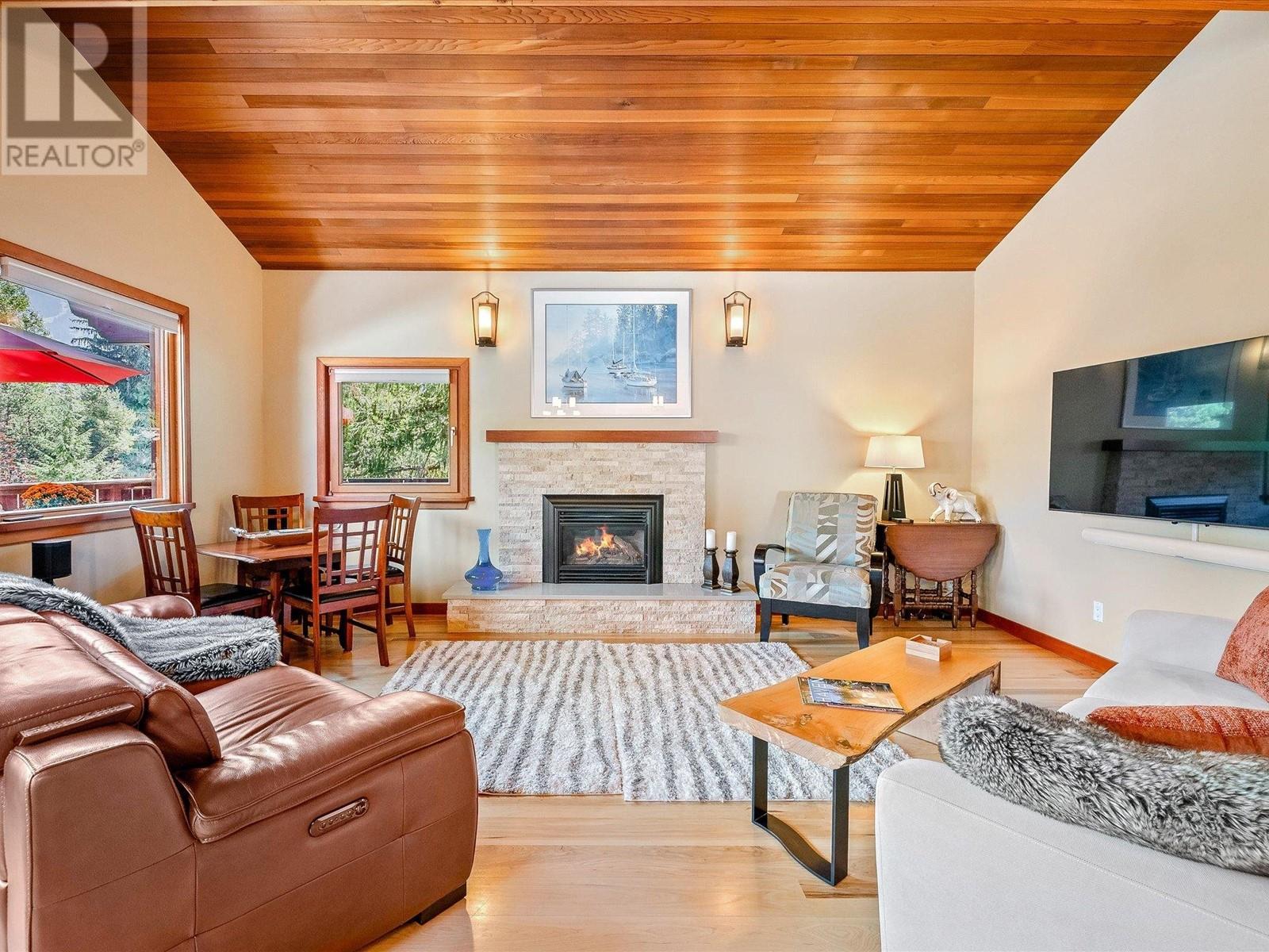 6218 Eagle Drive, Whistler, British Columbia  V8E 0C6 - Photo 5 - R2923931