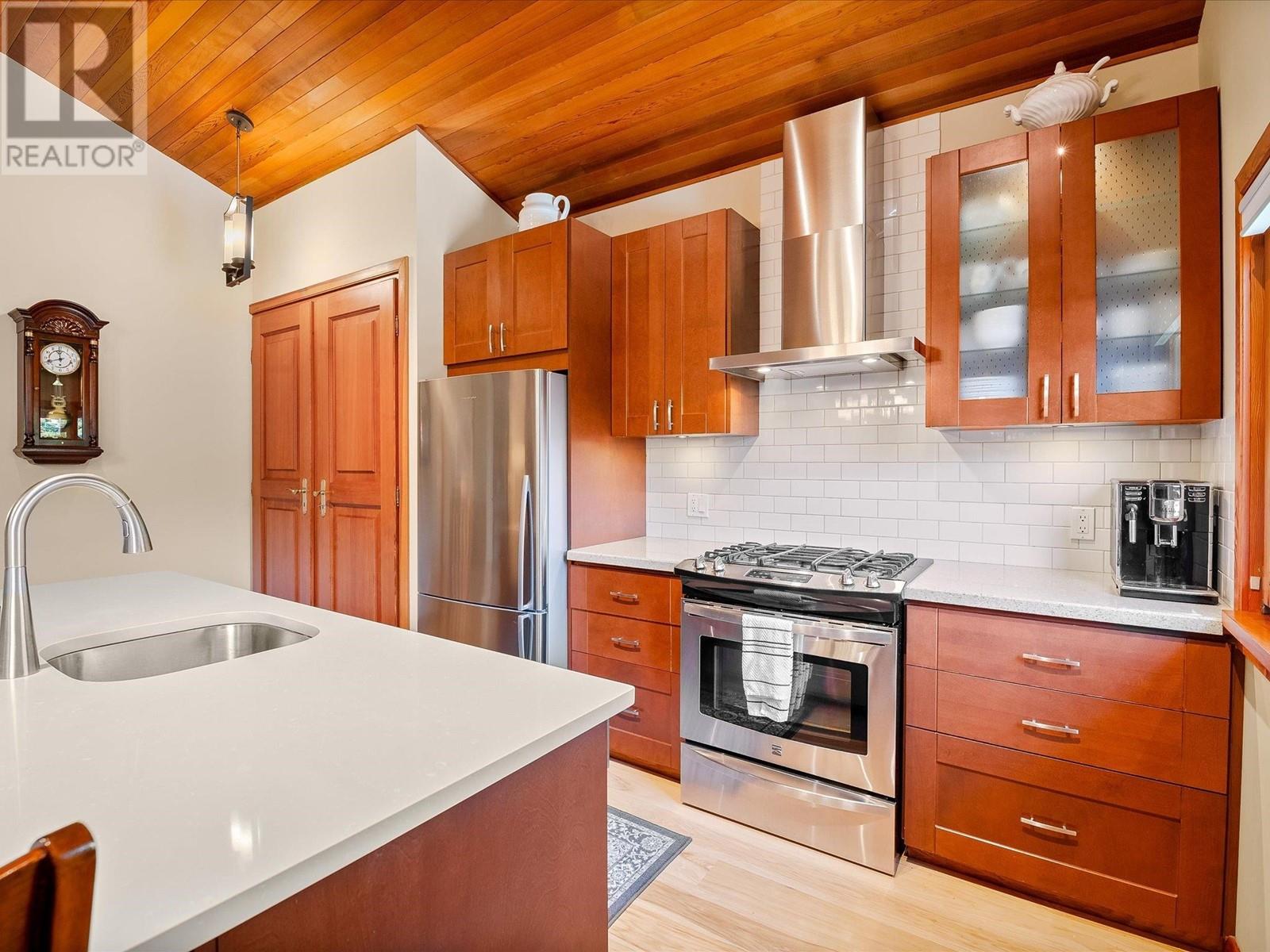 6218 Eagle Drive, Whistler, British Columbia  V8E 0C6 - Photo 11 - R2923931
