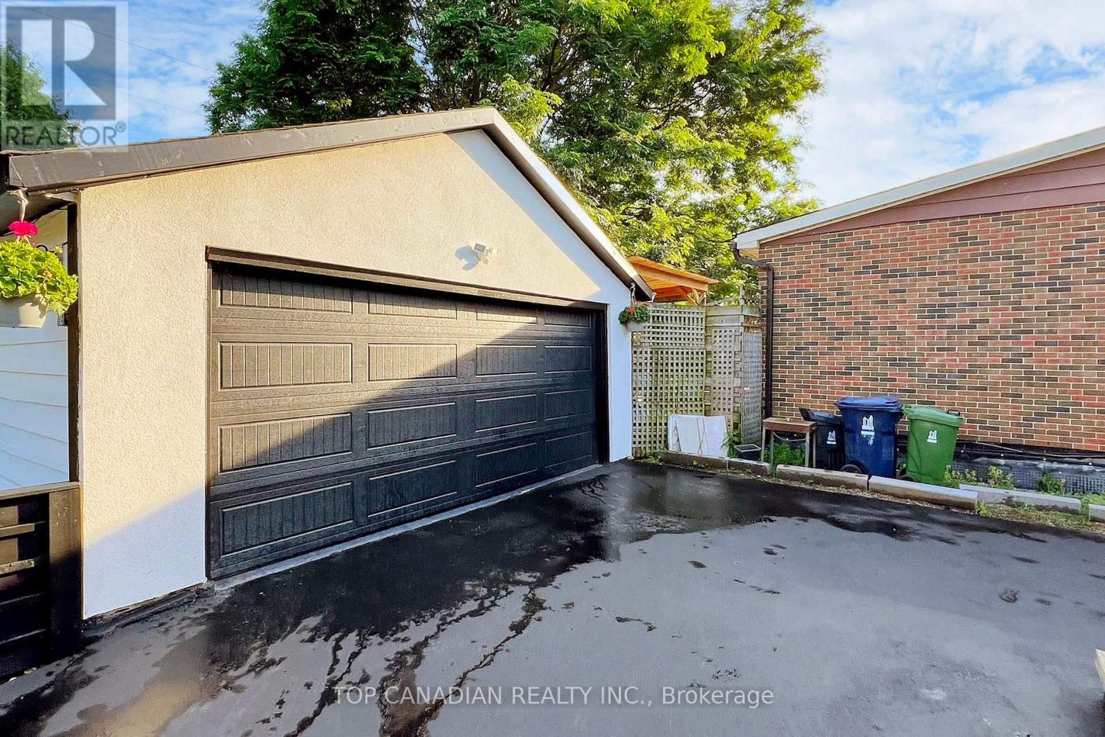 11 Kenton Drive, Toronto (Newtonbrook West), Ontario  M2R 2H6 - Photo 34 - C9311574