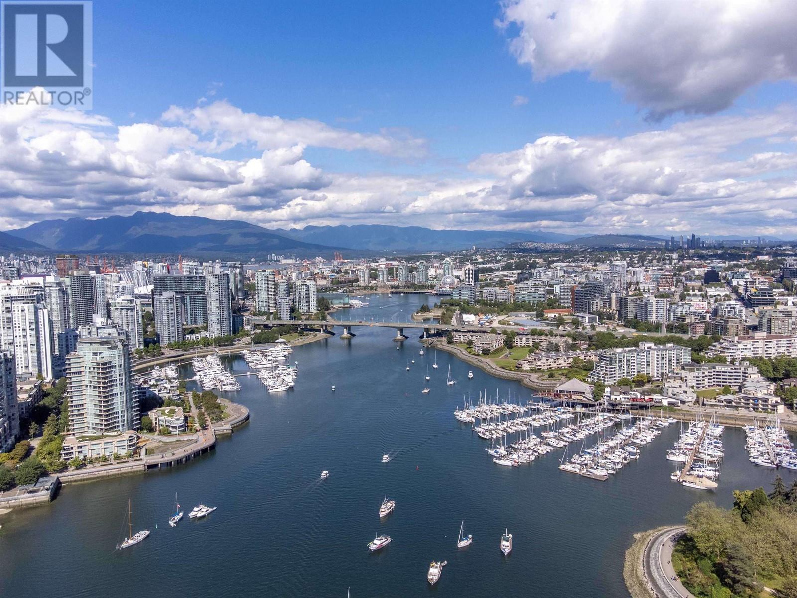 Listing Picture 3 of 30 : 1487 HOMER STREET, Vancouver / 溫哥華 - 魯藝地產 Yvonne Lu Group - MLS Medallion Club Member