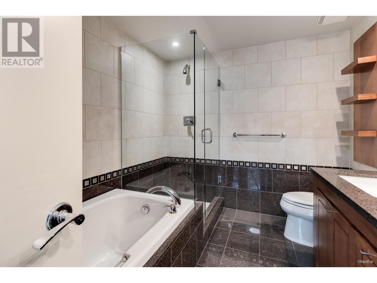 Listing Picture 15 of 30 : 1487 HOMER STREET, Vancouver / 溫哥華 - 魯藝地產 Yvonne Lu Group - MLS Medallion Club Member