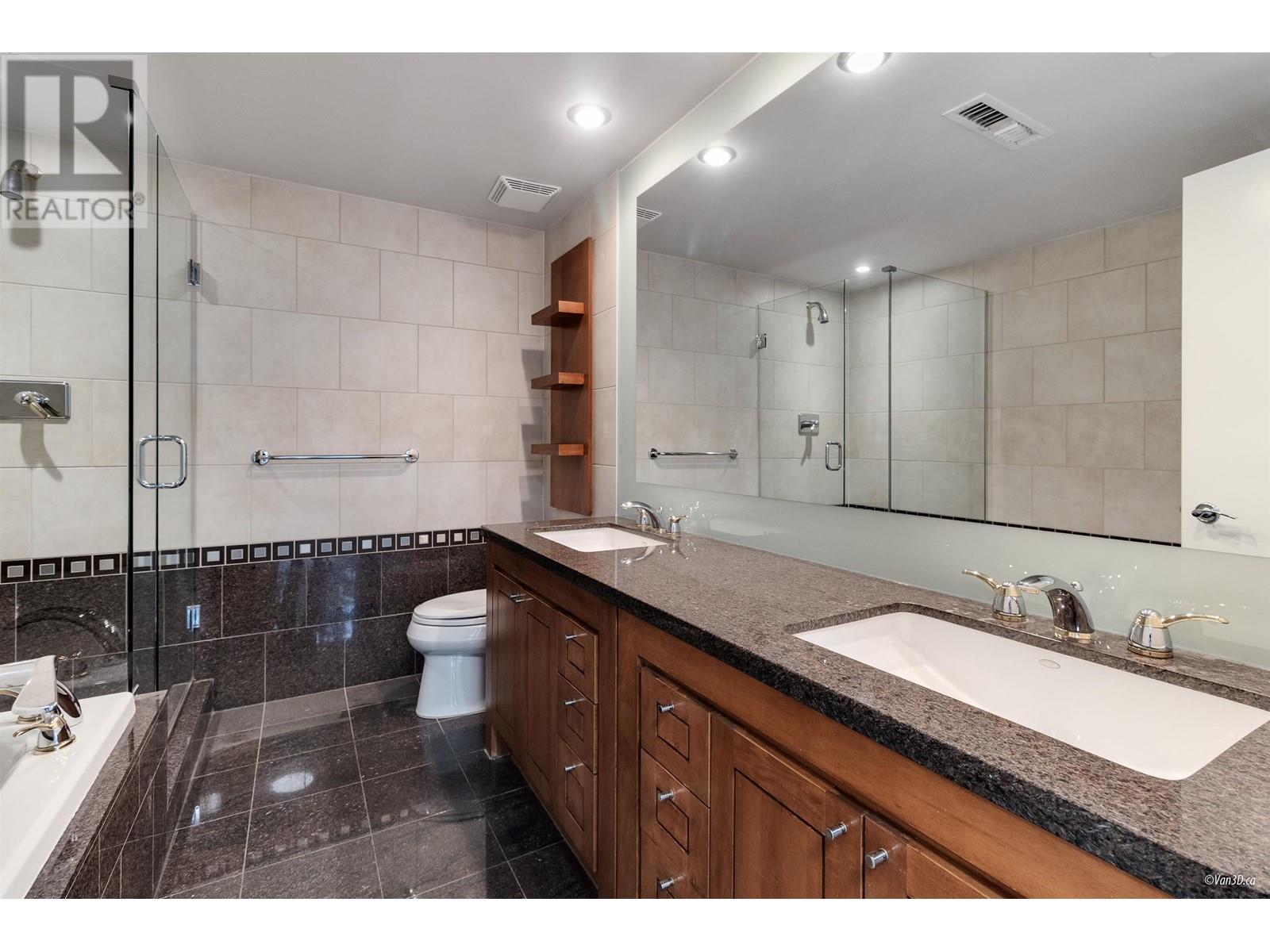 Listing Picture 16 of 30 : 1487 HOMER STREET, Vancouver / 溫哥華 - 魯藝地產 Yvonne Lu Group - MLS Medallion Club Member