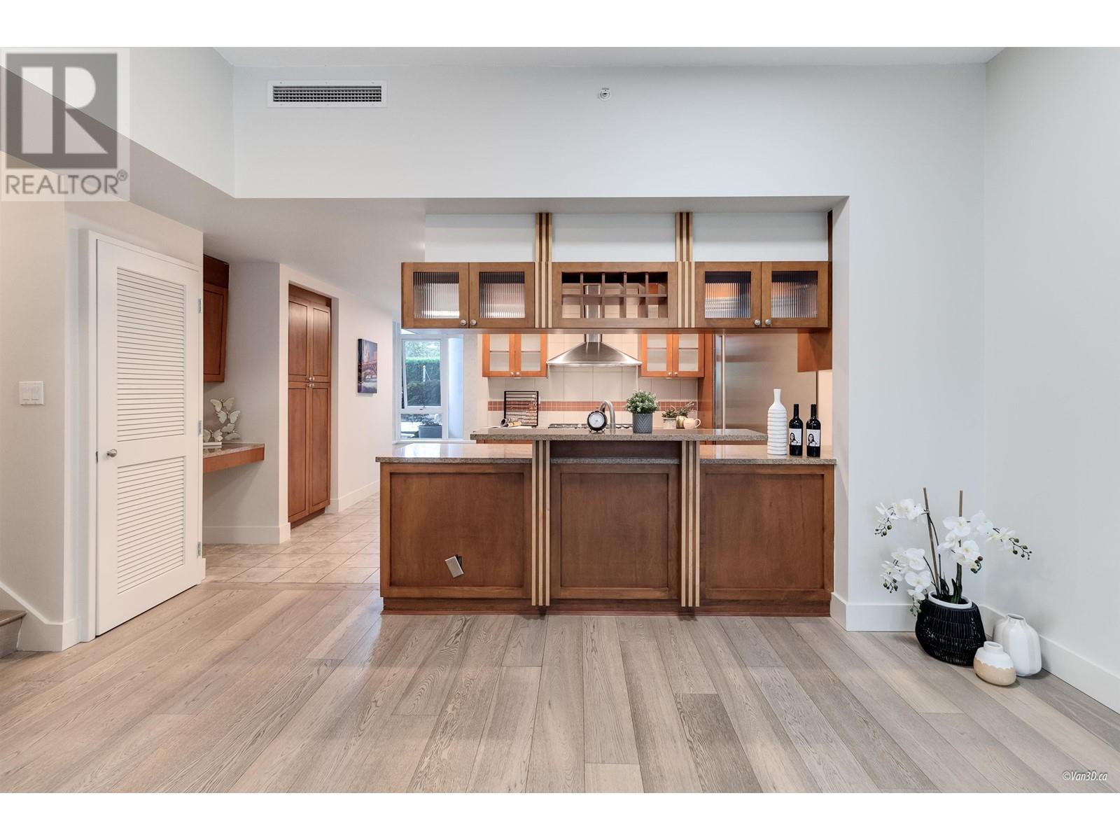 Listing Picture 8 of 30 : 1487 HOMER STREET, Vancouver / 溫哥華 - 魯藝地產 Yvonne Lu Group - MLS Medallion Club Member