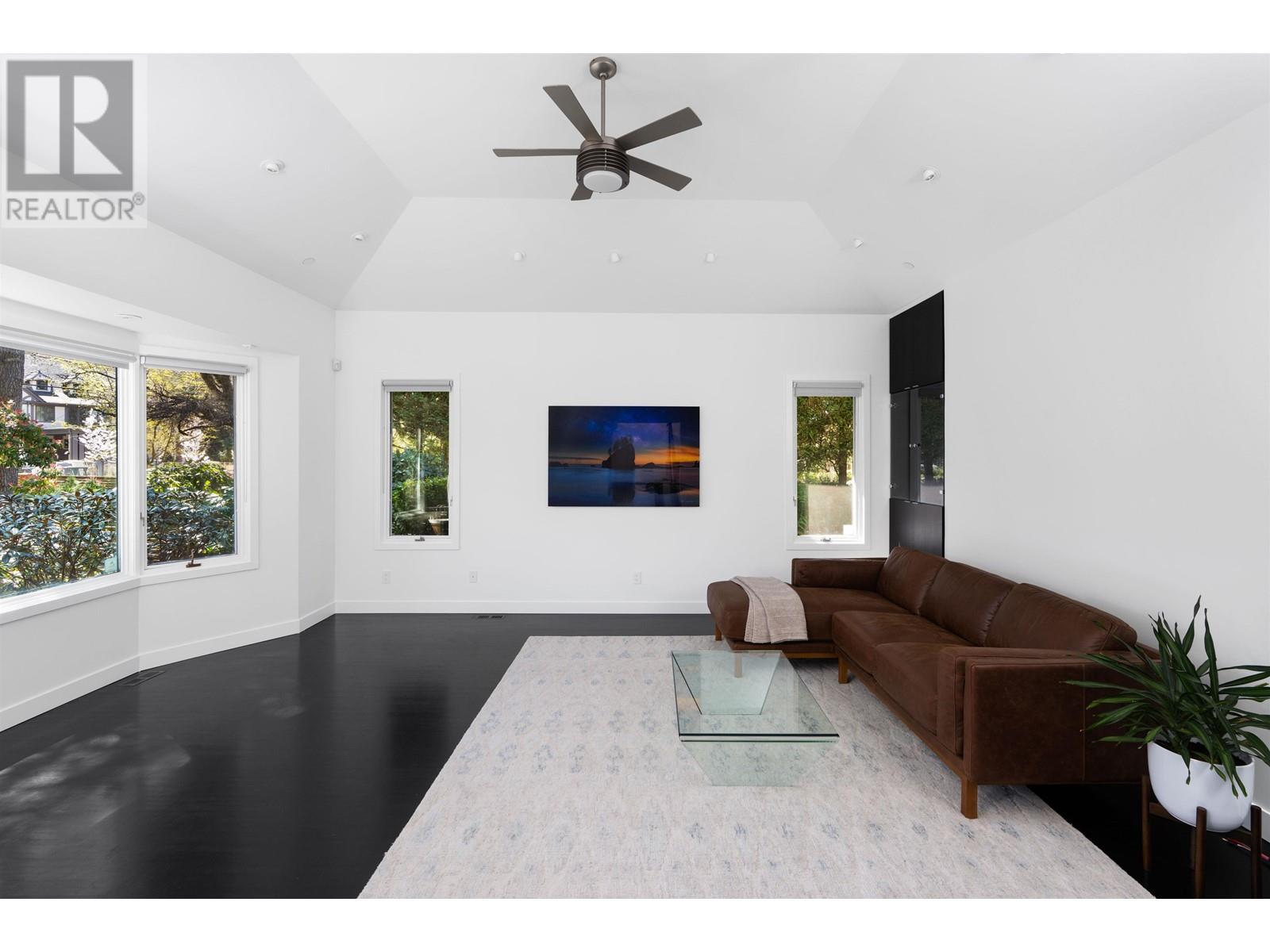 Property at 1433 ANGUS DRIVE image 4