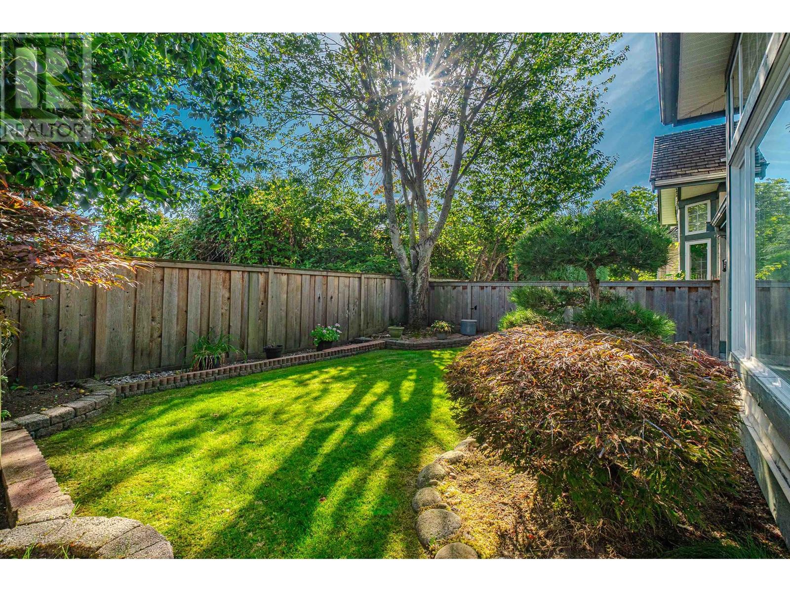 Listing Picture 2 of 25 : 23 7600 BLUNDELL ROAD, Richmond / 烈治文 - 魯藝地產 Yvonne Lu Group - MLS Medallion Club Member