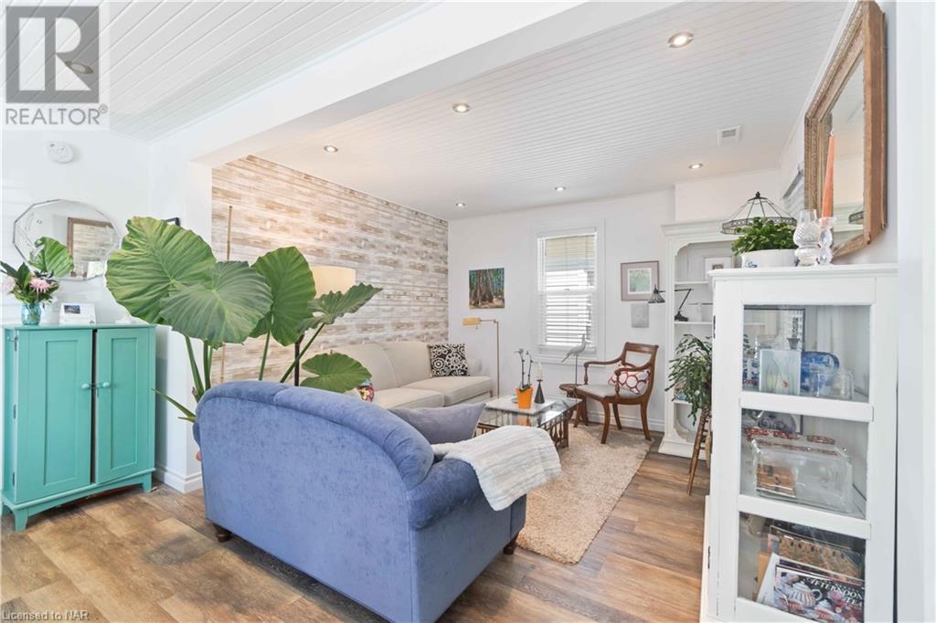 21 Johnston Street, St. Catharines, Ontario  L2N 5K7 - Photo 8 - 40645403