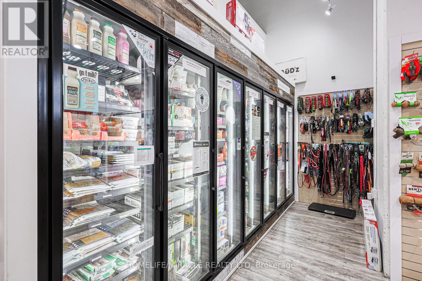 8 Park Lawn Drive, Toronto (Stonegate-Queensway), Ontario  M8V 0E8 - Photo 23 - W9317337
