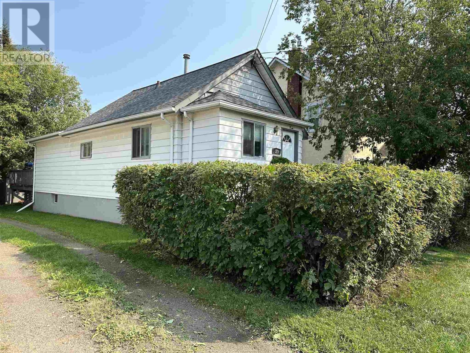 329 High St S, Thunder Bay, Ontario  P7B 3L2 - Photo 2 - TB242825