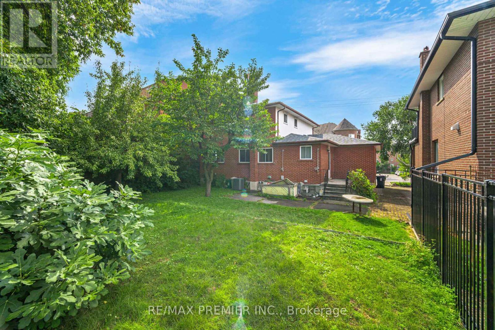 284 Dalesford Road, Toronto (Stonegate-Queensway), Ontario  M8Y 1G5 - Photo 39 - W9327163