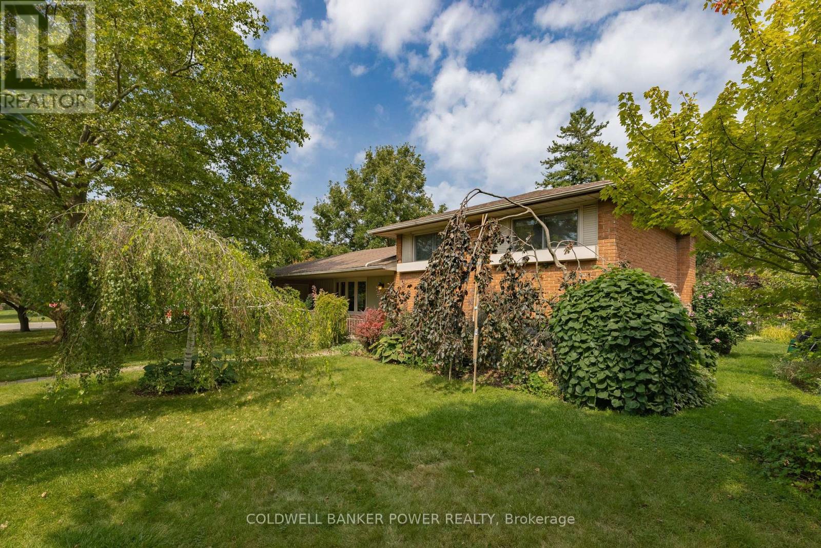 1 Torrington Crescent, London, Ontario  N6C 2V8 - Photo 2 - X9335613